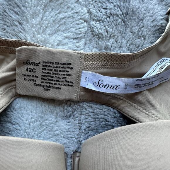 SOMA Vanishing 42C Nude Bra UNDERWIRED - Picture 2 of 4